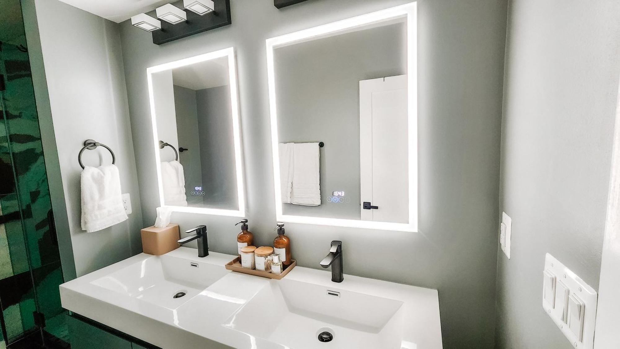 Private Modern Luxury Suite In Historic Stone Home Washington Eksteriør bilde